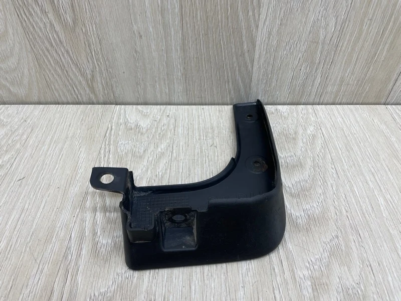 Брызговик Hyundai Solaris 868321R000 1, передний правый