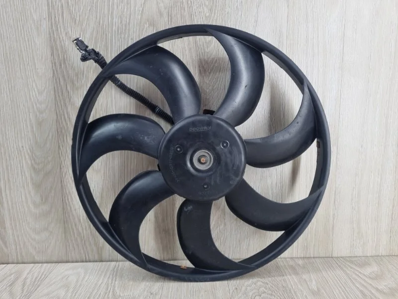 Вентилятор радиатора Hyundai Solaris 252311R390 1