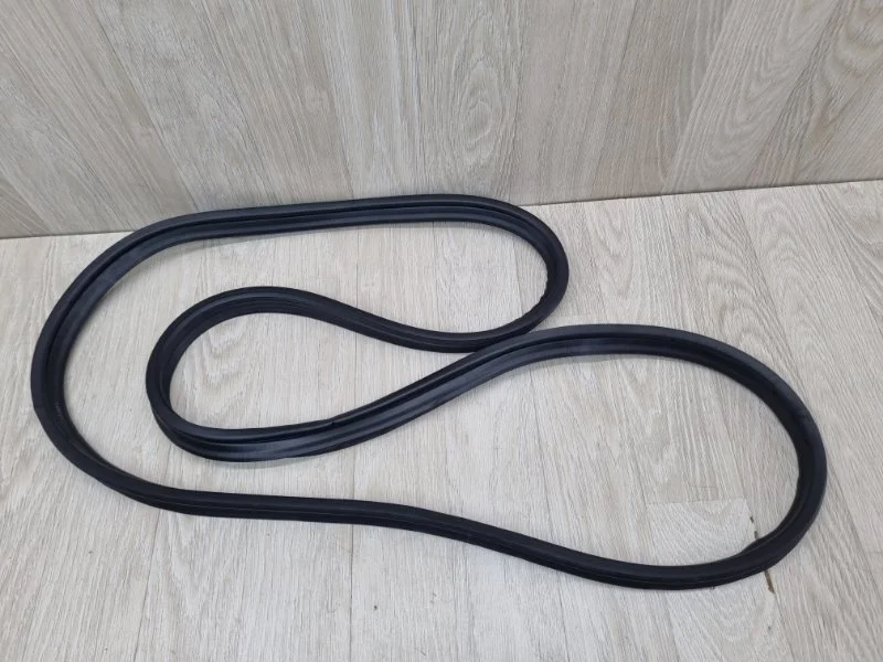 Уплотнитель проема багажника Hyundai Solaris 873214L000 1