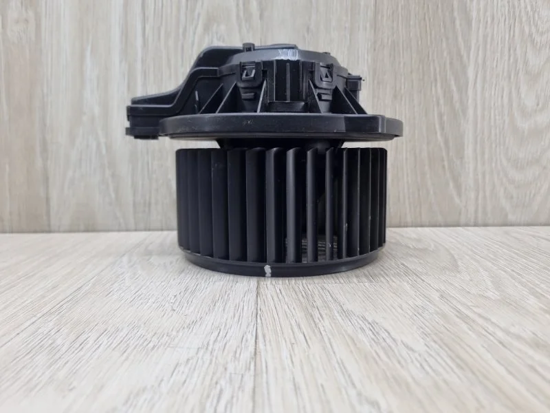 Мотор отопителя Hyundai Solaris 971114L000 1