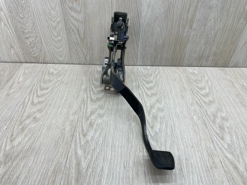 Педаль сцепления Toyota Corolla 3130112510 E150