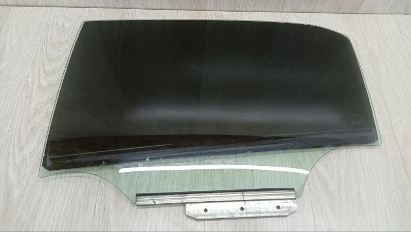 Стекло двери Toyota Corolla 6811412770 E150, заднее левое