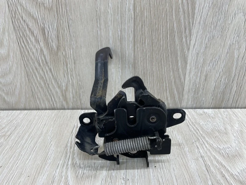Замок капота Toyota Auris 5351012810 E150