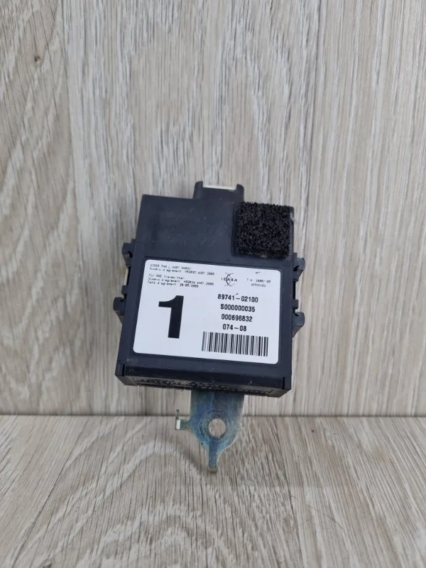 Блок управления дверьми Toyota Auris 8974102100 E150