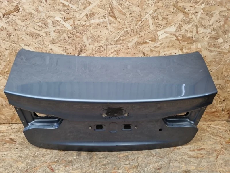 Крышка багажника Kia Rio 692004Y000 3