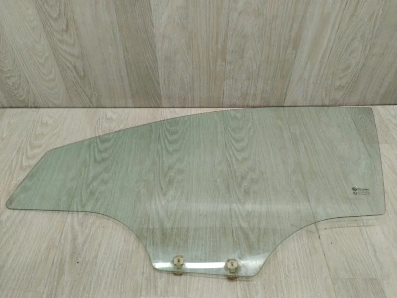 Стекло двери Kia Rio 824110U010 3, переднее левое