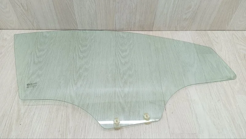 Стекло двери Kia Rio 824210U010 3, переднее правое