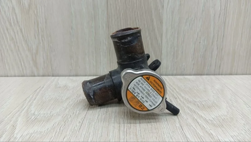 Горловина радиатора Kia Rio 253291J100 3