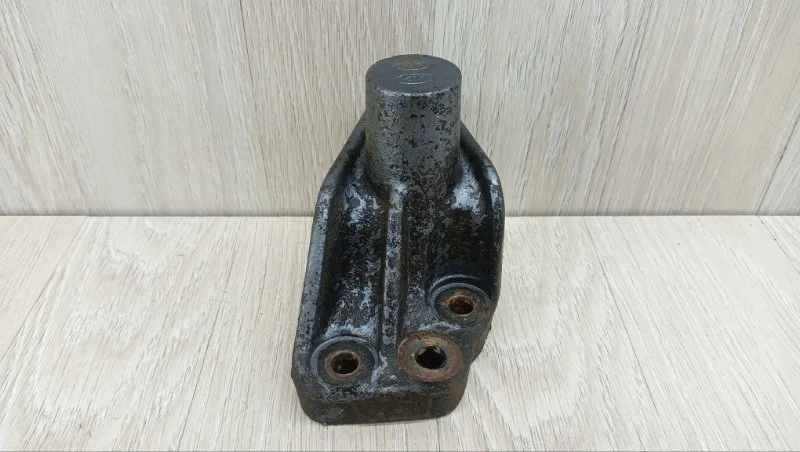 Кронштейн двигателя Kia Rio 218253X000 3, правый