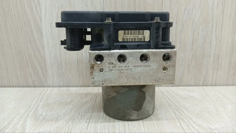 Блок ABS Toyota Auris 4451002110 E150