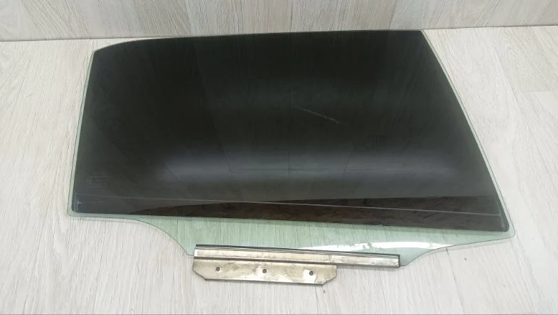 Стекло двери Toyota Auris 6810302210 E150, заднее правое