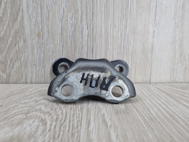 Петля двери Toyota Corolla 6873012120 E150, передняя правая