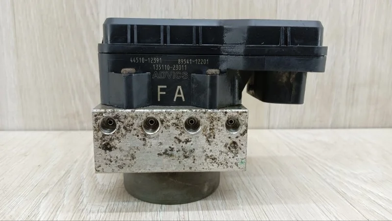 Блок ABS Toyota Corolla 4451012391 E150