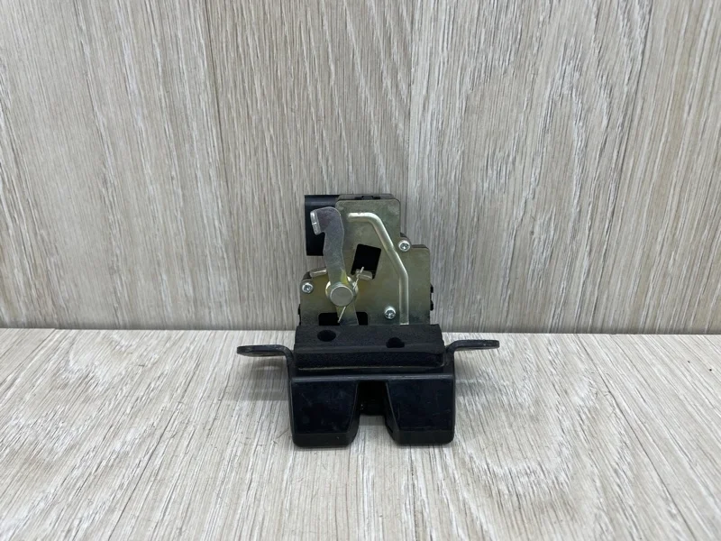 Замок багажника Kia Ceed 812301H000 ED