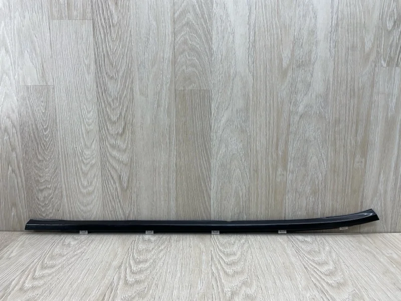 Молдинг стекла двери Kia Ceed 832101H000 ED, задний левый