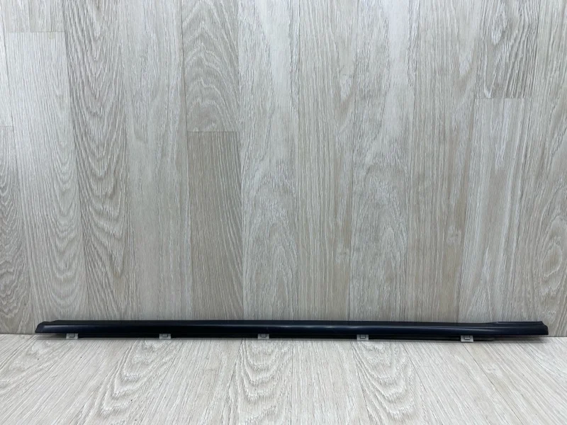 Молдинг стекла двери Kia Ceed 822201H000 ED, передний левый