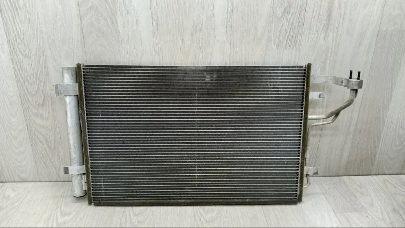 Радиатор кондиционера Kia Ceed 976062H010 ED