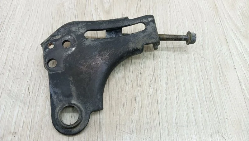 Кронштейн генератора Kia Ceed 374602B006 ED