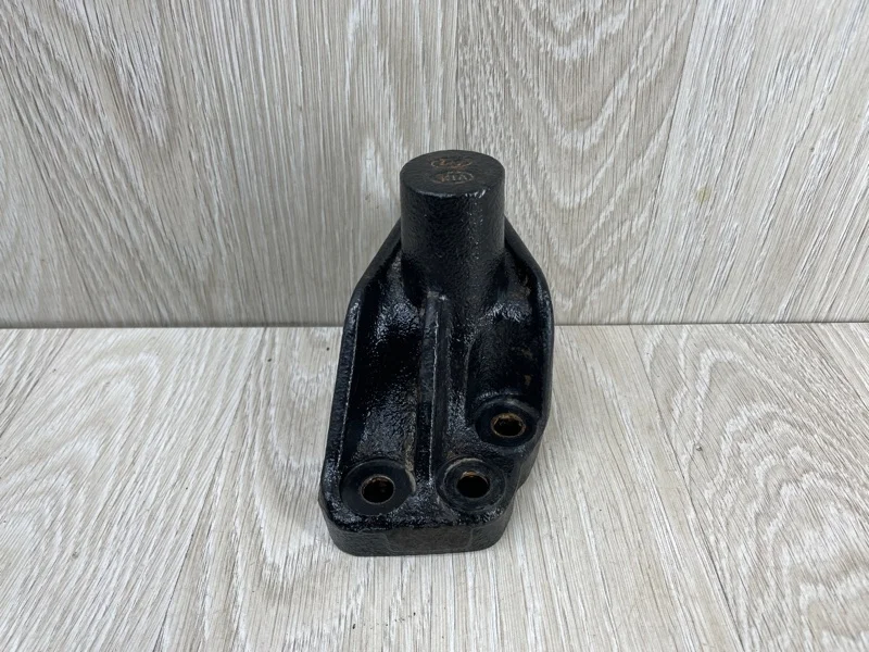 Кронштейн двигателя Kia Ceed 218253X000 JD, правый