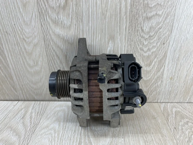 Генератор Kia Ceed 373002B710 JD