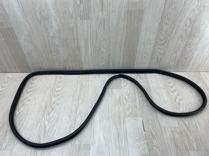 Уплотнитель проема двери Kia Ceed 82120A2000 JD, передний правый