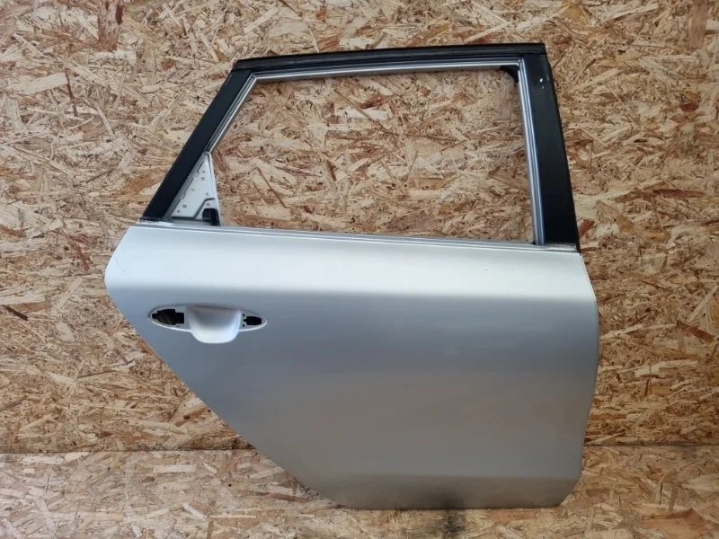 Дверь Kia Ceed 77004A2200 JD, задняя правая
