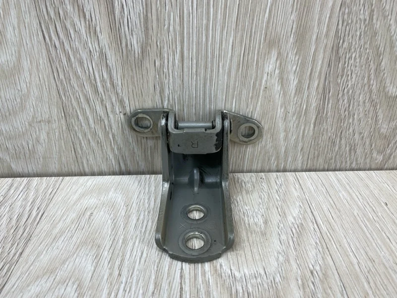 Петля двери Nissan Patrol 80400JK00A Y62, передняя правая