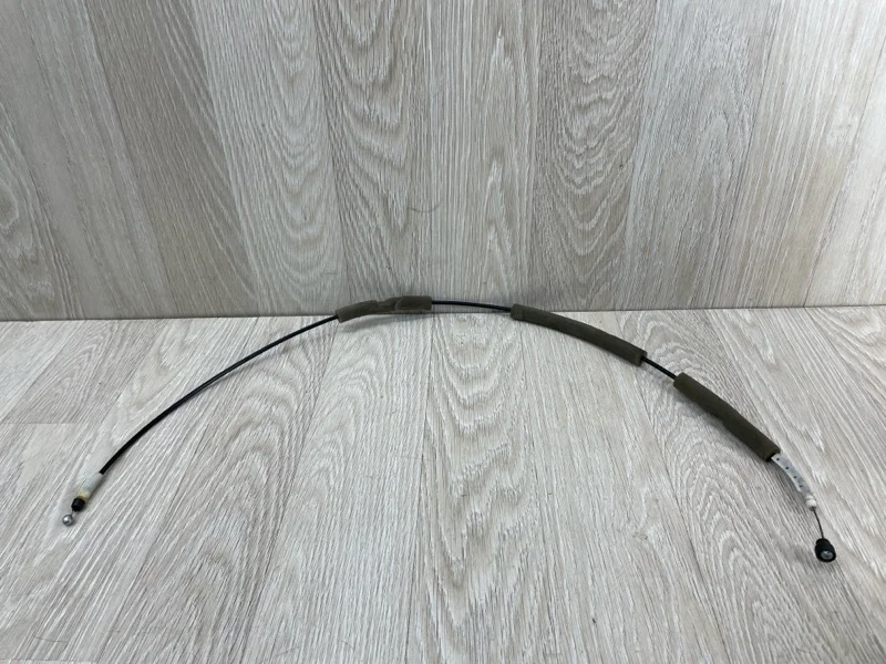 Трос замка двери Nissan Patrol 805011LA0A Y62, передний левый