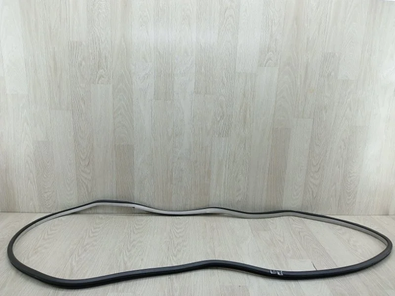 Уплотнитель проема двери Nissan Patrol 769211LA0A Y62, передний правый