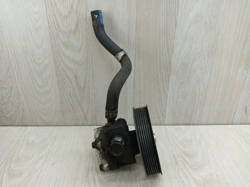 Насос гидроусилителя руля Nissan Patrol 491101LA0B Y62