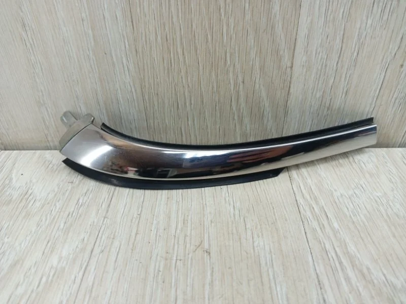 Молдинг крыши Nissan Patrol 768131LA1A Y62, передний левый