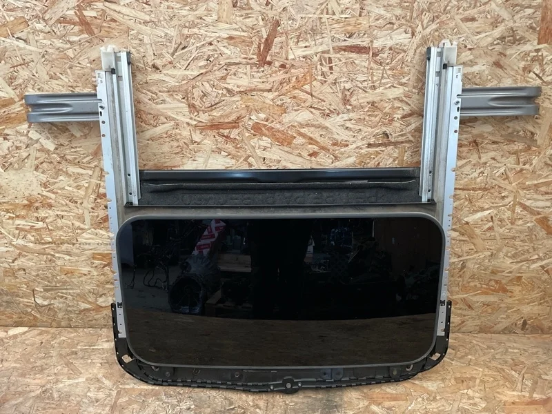 Люк Nissan Patrol 913061LA1A Y62