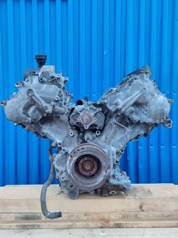 Двигатель Nissan Patrol 101021LA0A Y62