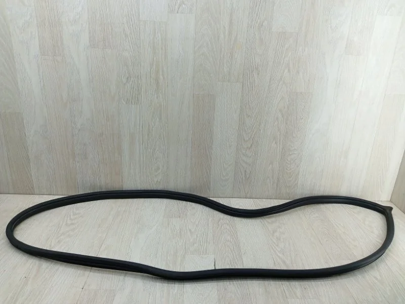 Уплотнитель проема двери Hyundai Solaris 82120H5000 2, передний правый