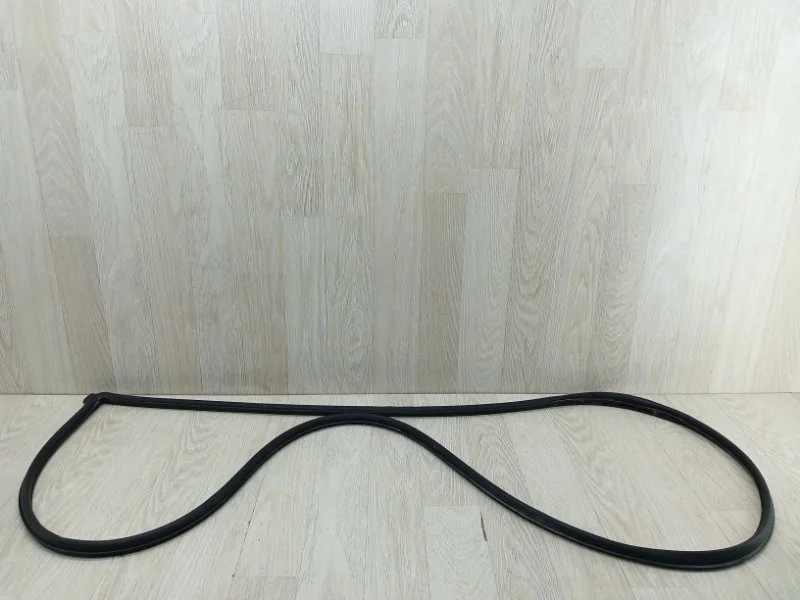 Уплотнитель двери Hyundai Solaris 82130H5000 2, передний левый