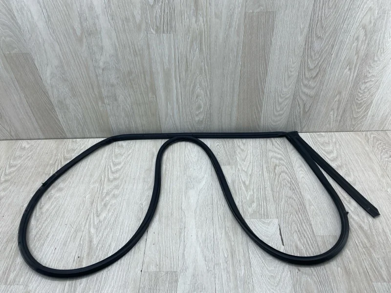 Уплотнитель двери Hyundai Solaris 83130H5000 2, задний левый