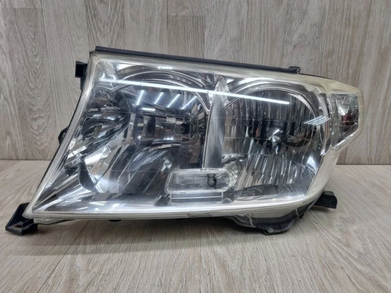 Фара Toyota Land Cruiser 2007—2021 8117060C82 J200, передняя левая