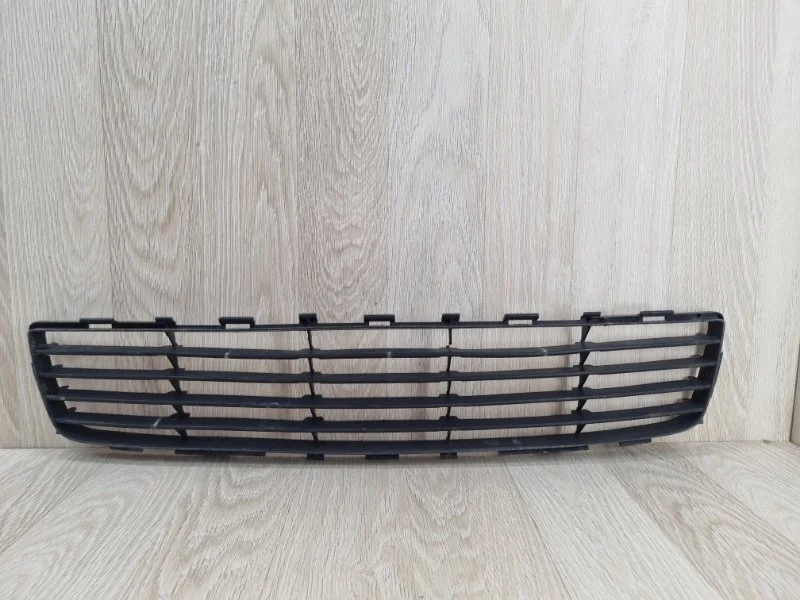Решетка в бампер Toyota Auris 5311202080 E150