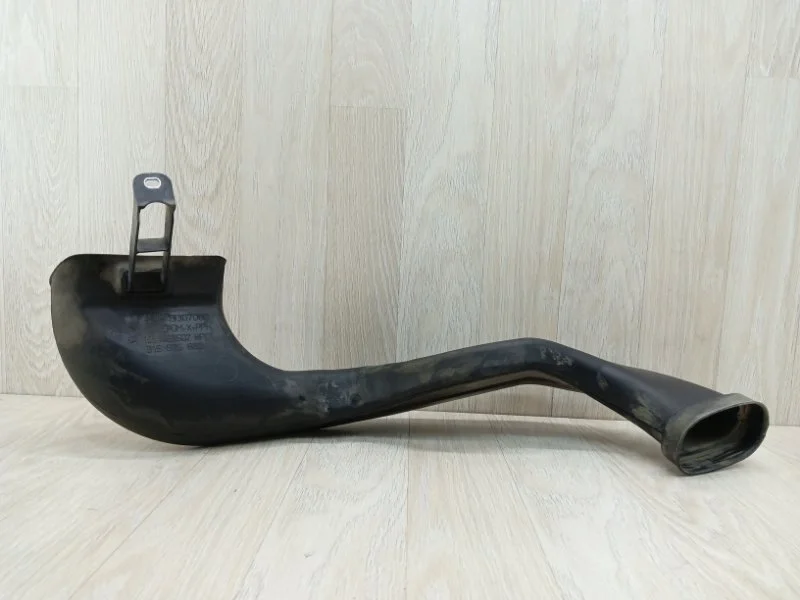 Воздухозаборник Opel Astra 13307080 J