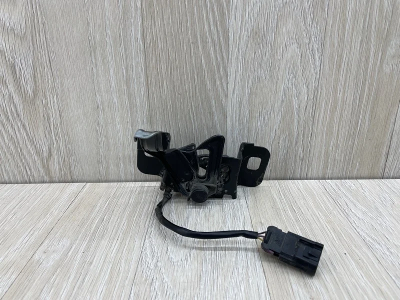 Замок капота Opel Astra 13367151 J