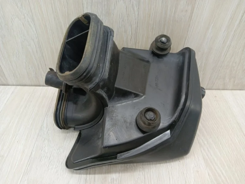 Резонатор воздушного фильтра Opel Astra 13337770 J