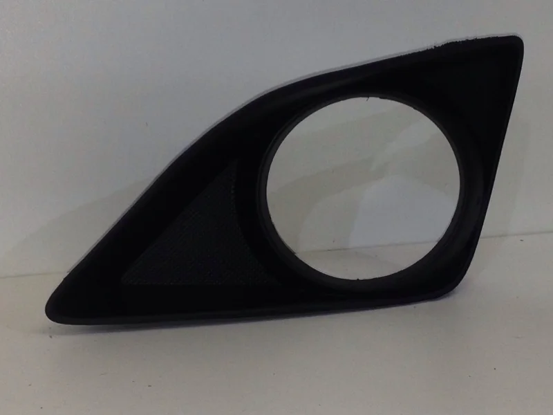 Накладка ПТФ Toyota Corolla 2010-2013 8148212070 E140, передняя левая