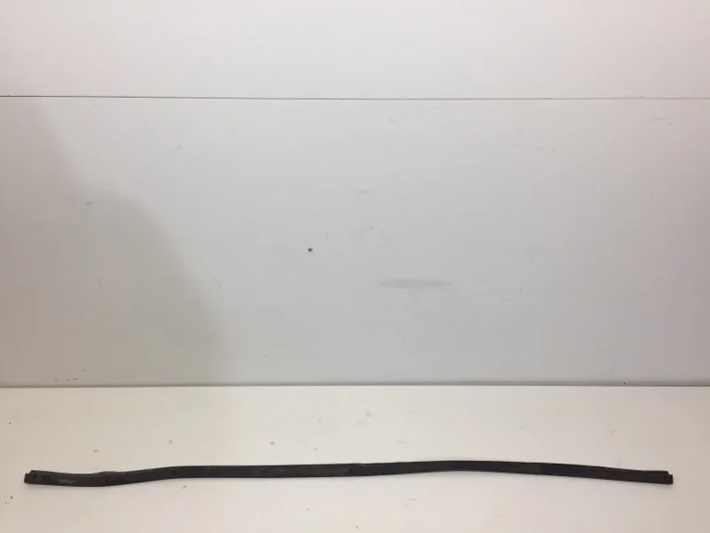 Уплотнитель капота Toyota Camry 2011-2018 5338133070 XV50, передний Артикул: 2197