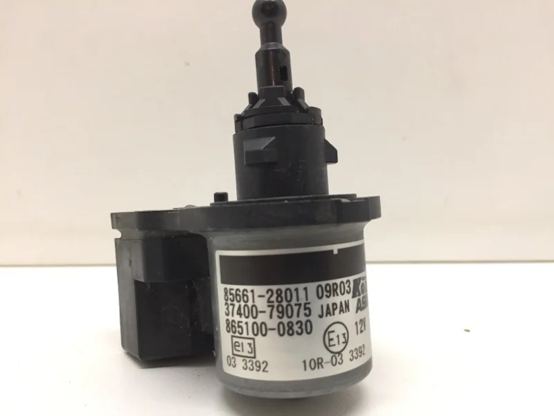 Моторчик корректора фары Toyota Camry 2014-2017 8566128011 XV50, передний правый
