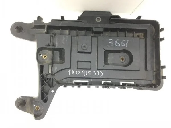 Площадка под АКБ Volkswagen Passat 2005-2010 1K0915333 B6, передняя