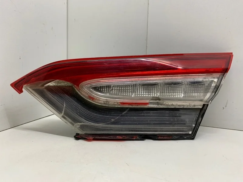 Фонарь внутренний Toyota Camry 2017-2020 8158133320 XV70, задний правый