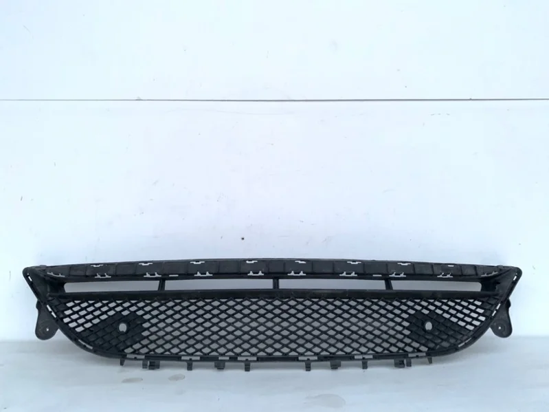 Решётка бампера Mercedes-Benz C-klasse 2014> A2138856900 W205, передняя