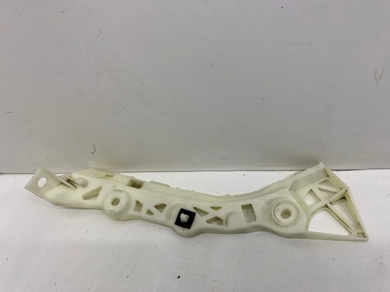 Кронштейн бампера Mazda 3 2003-2009 BP4K502J1D BK, задний