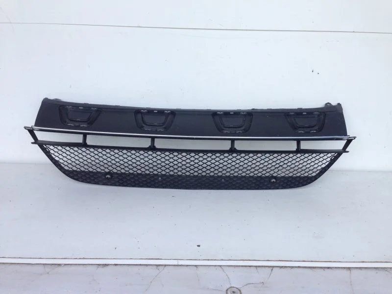 Решётка бампера Mercedes-Benz GLC-klasse 2015-2019 A2538852400 X253, передняя