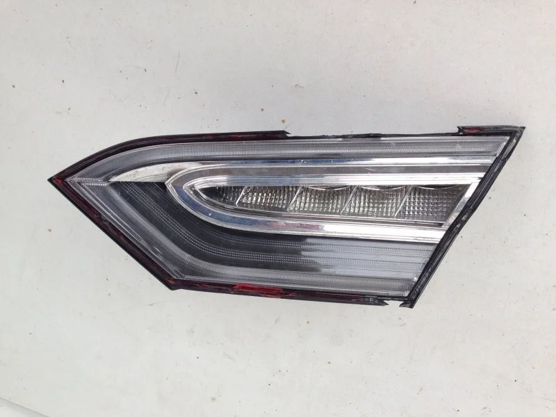 Фонарь внутренний Toyota Camry 2018-2020 8158133320 XV70, задний правый